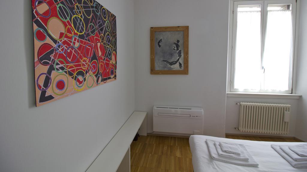 Italianway-Crema Apartment Milan Bagian luar foto