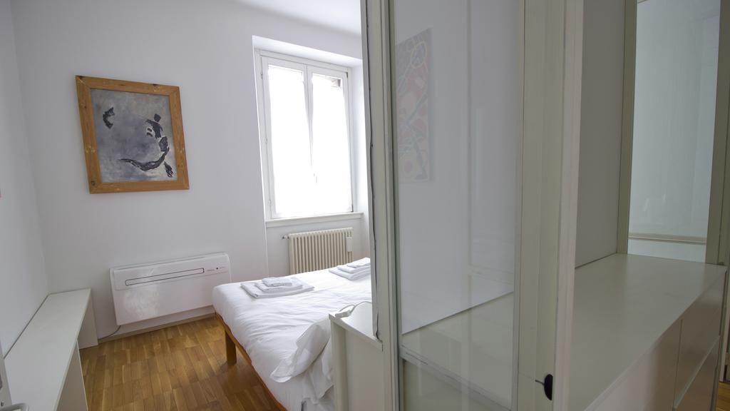 Italianway-Crema Apartment Milan Bagian luar foto